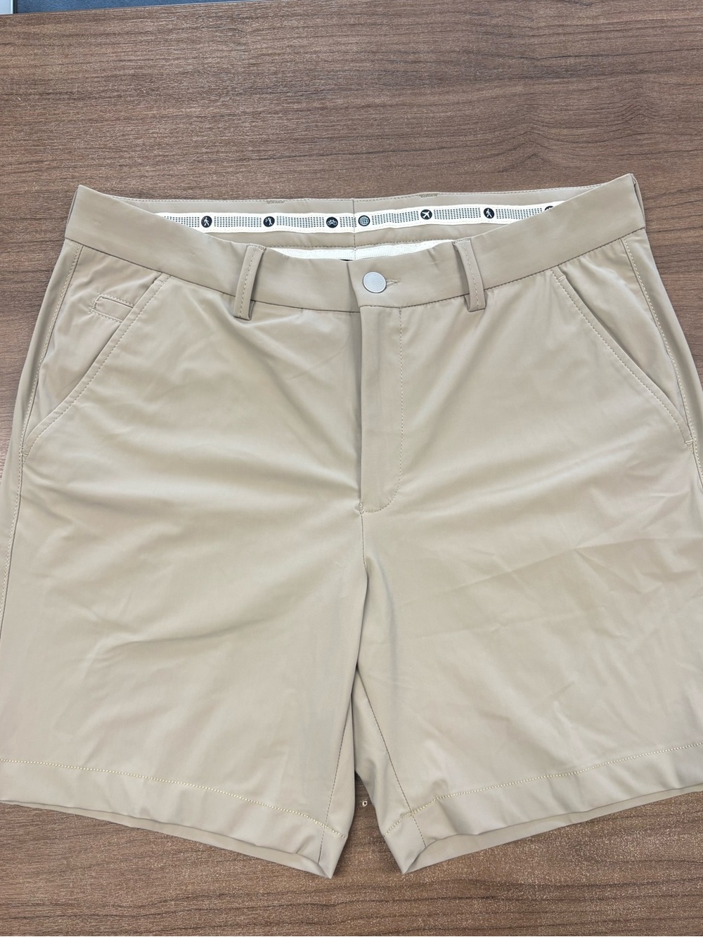 BALLIN Men’s Beige Comfort Performance Chino Shorts size 34 9” Inseam